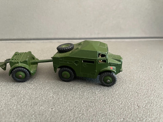Ancienne Voiture miniature Militaire Field Artillery Tractor Dinky Toys 688 UK