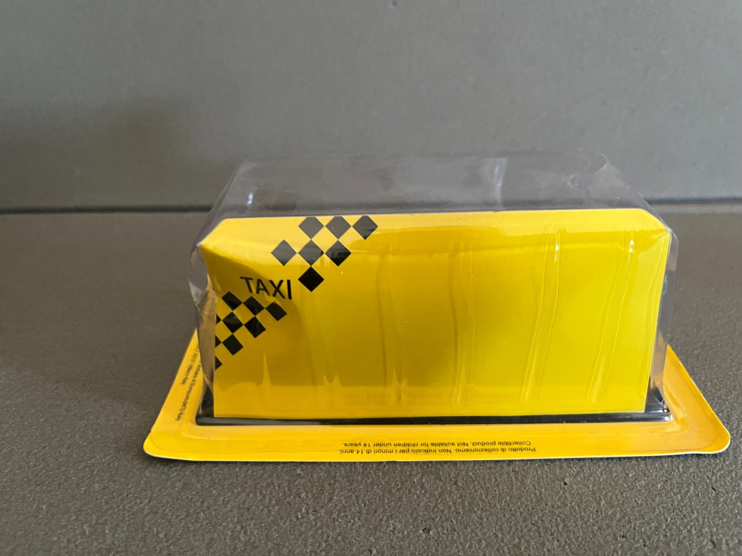 Voiture Miniature Mitsubishi i-MiEV Tokyo 2010 Taxi du Monde au 1/43