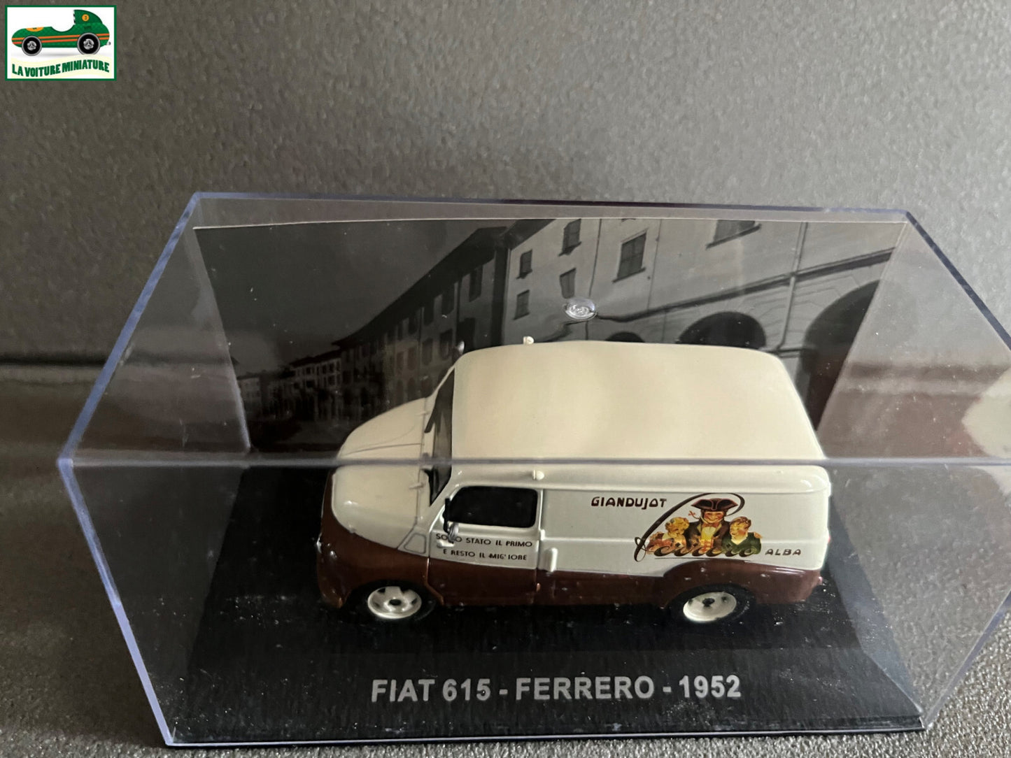 Voiture miniature Fourgon Camion Fiat 615 Ferrero 1952 au 1/43
