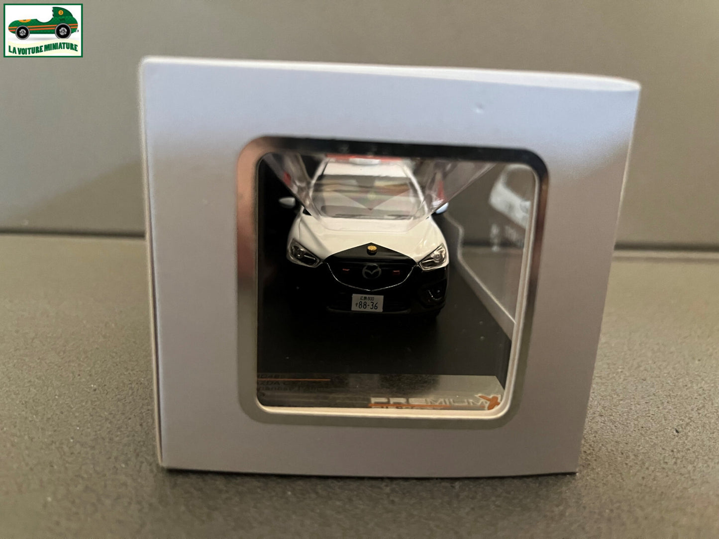 Voiture Miniature Mazda CX-5 2013 Police Japon Premium X au 1/43
