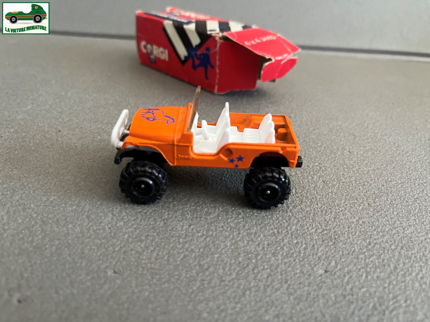 Ancienne Voiture Miniature Corgi 4x4 jeep Made GT Britain Echelle Majorette