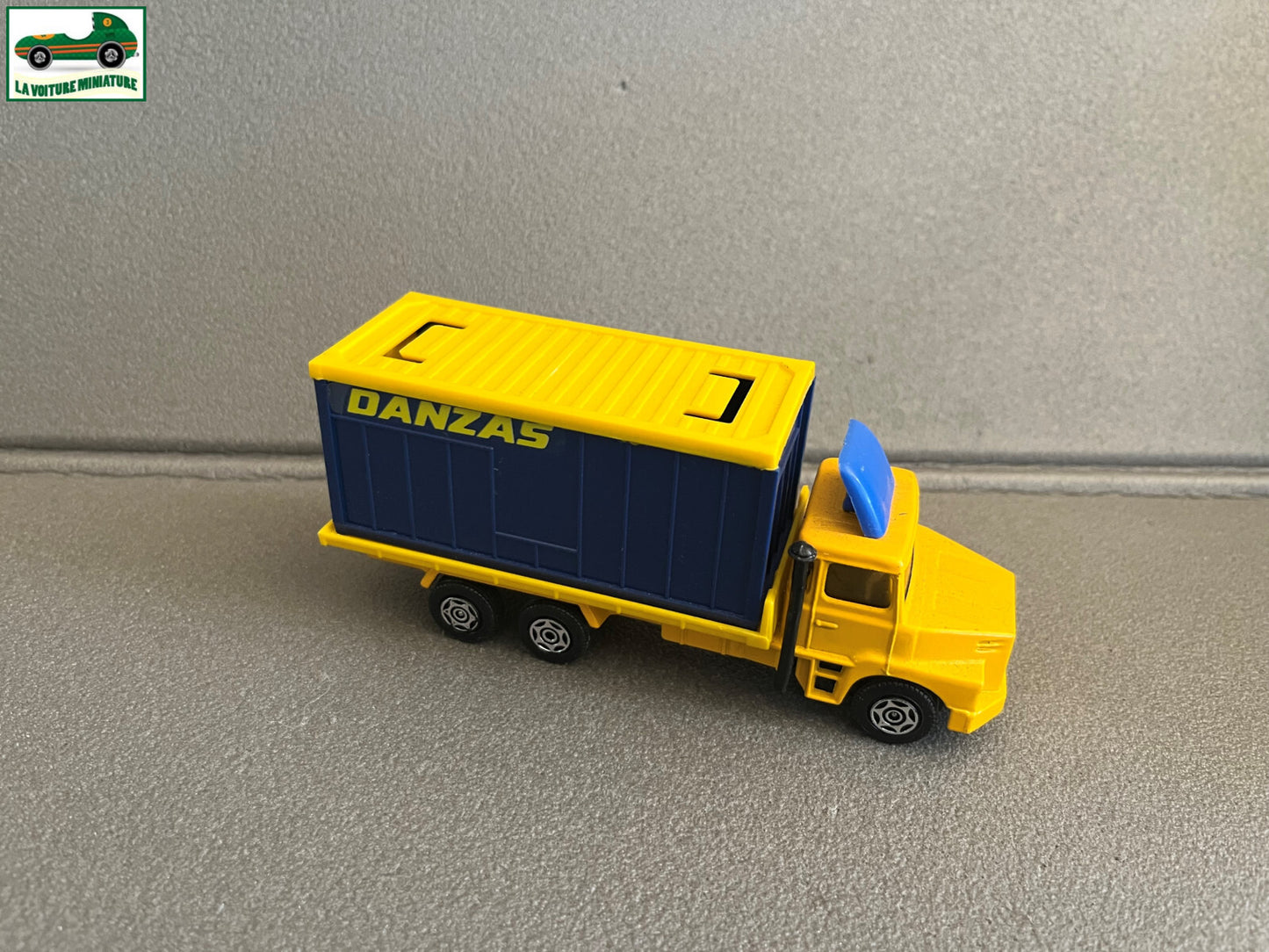 Ancienne Miniature Camion Porte Conteneur Scania Danzas Corgi Junior