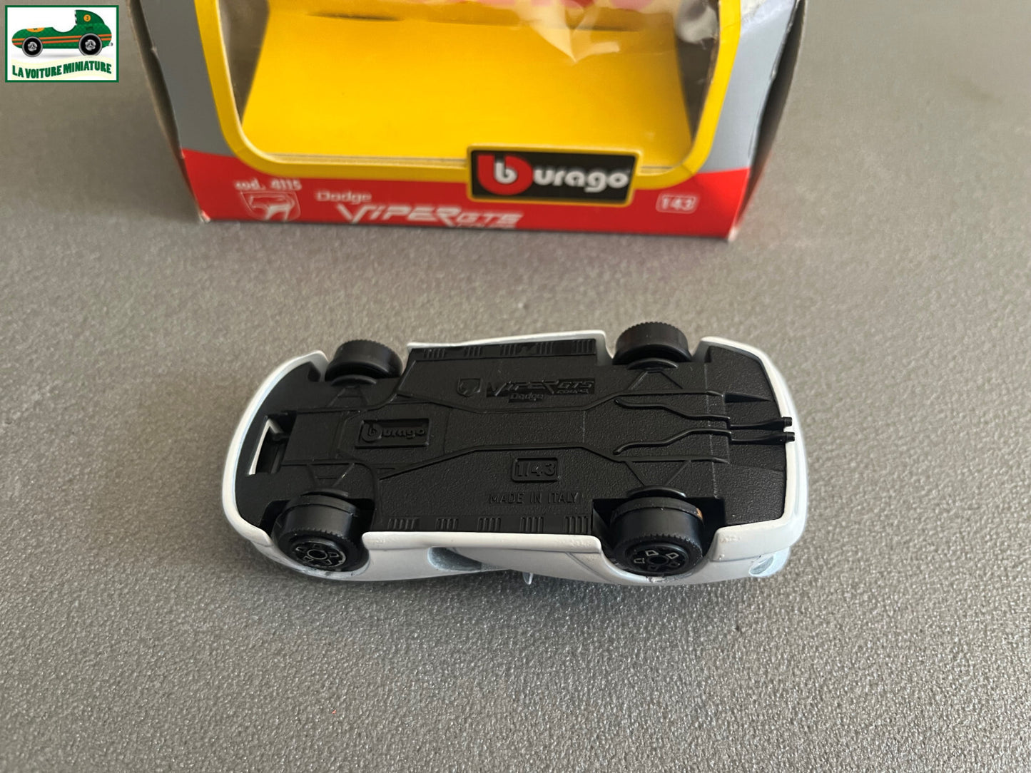 Voiture miniature Burago Dodge Viper GTS Coupé 4115 au 1/43