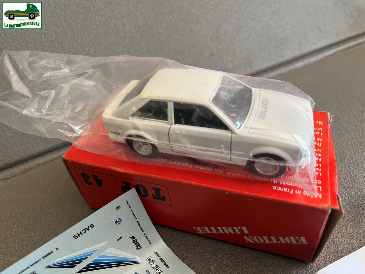 Voiture Miniature Kit non monté Ford Escort XR3 Monte Carlo Top 43 au 1/43
