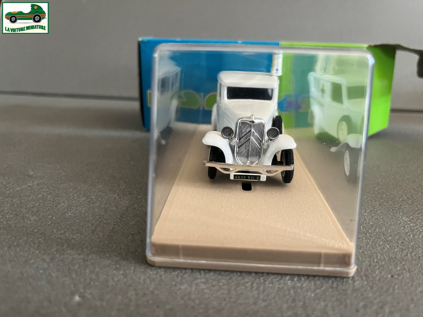 Voiture miniature Citroen 500 Kg Ambulance Eligor France 1/43