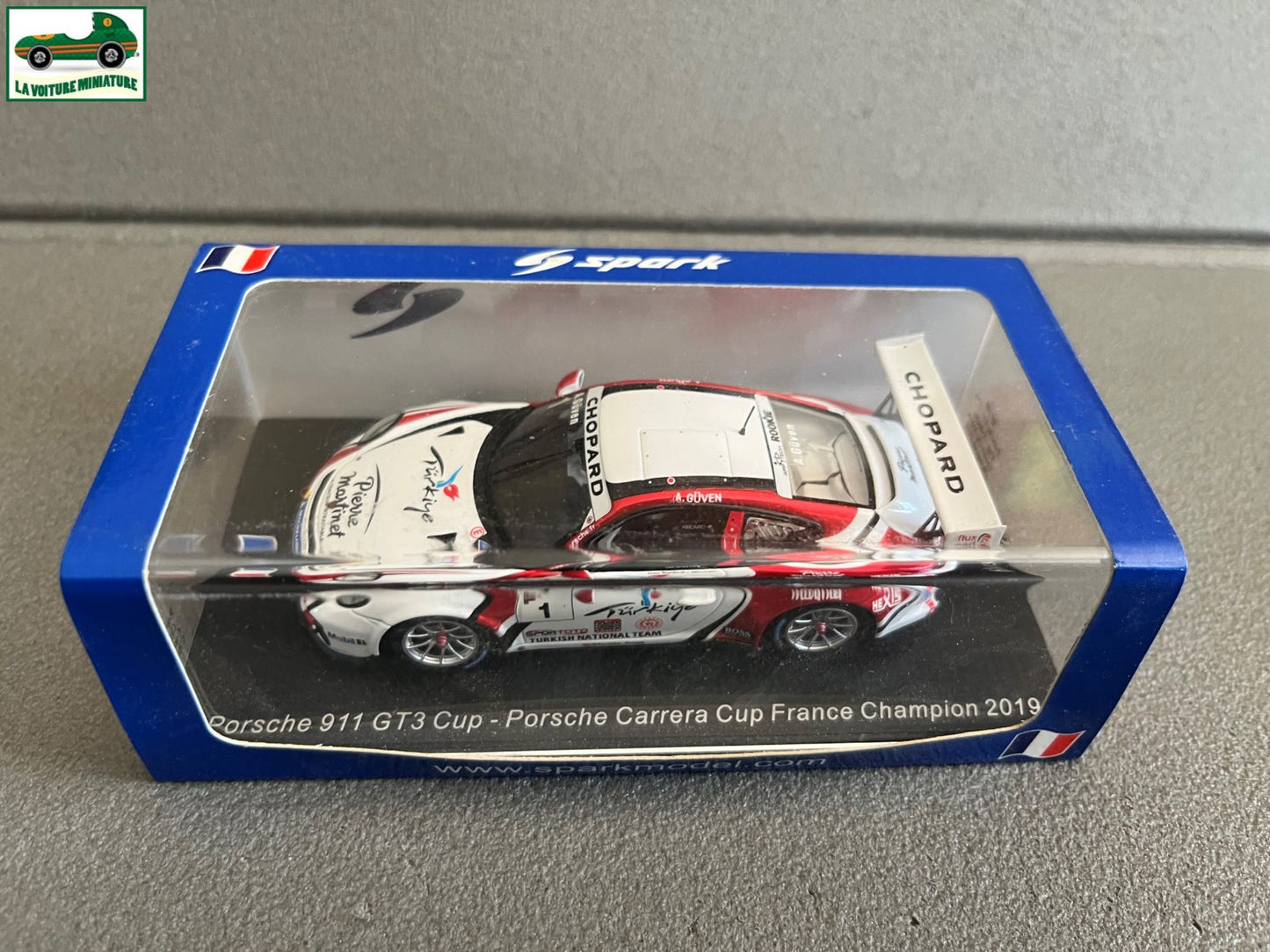 Voiture Miniature Porsche 911 GT3 Cup France Champion 2019 Spark 1/43