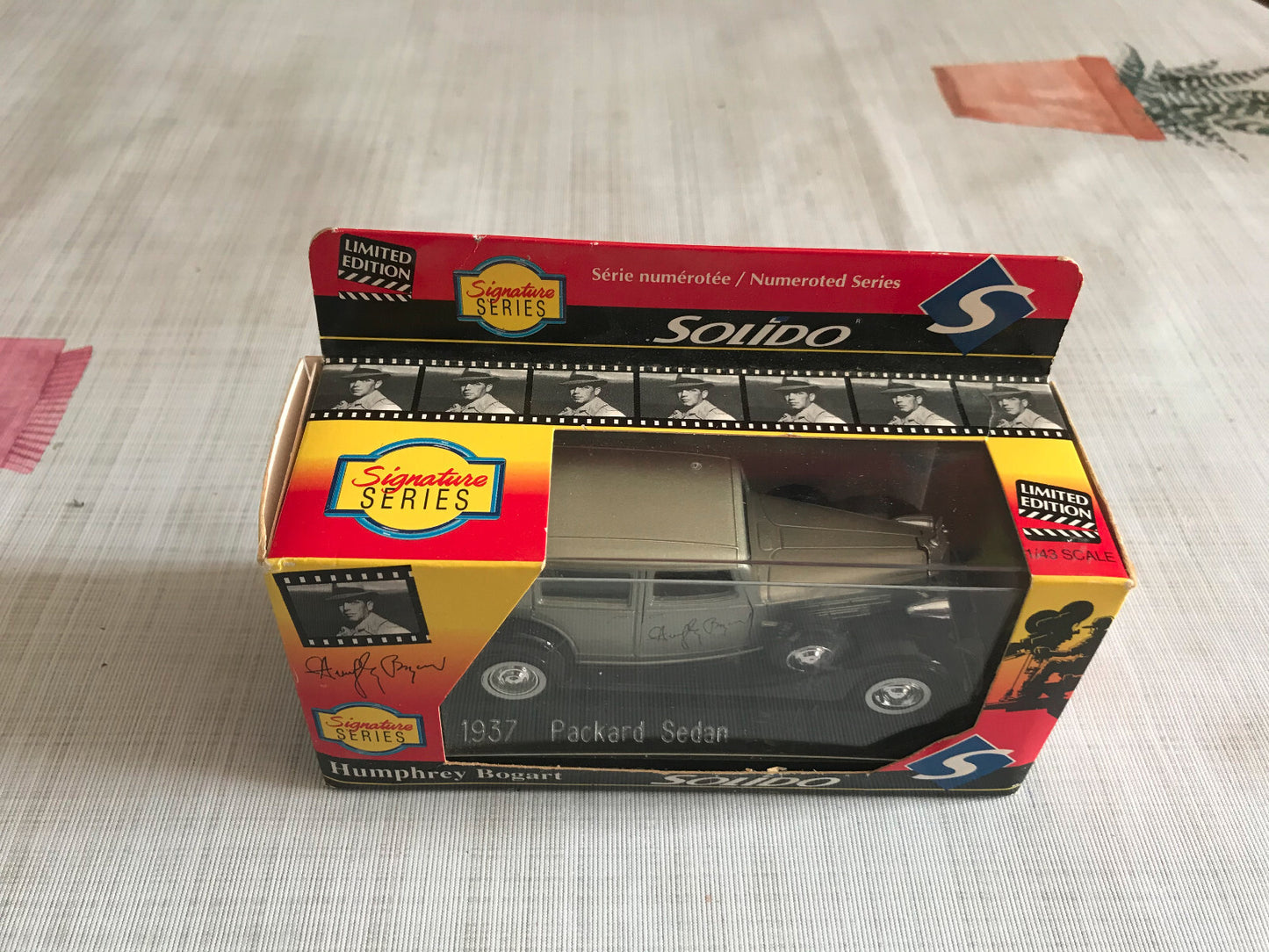 Voiture miniature Packard Sedan 1937 Humphrey Bogart Solido au 1/43