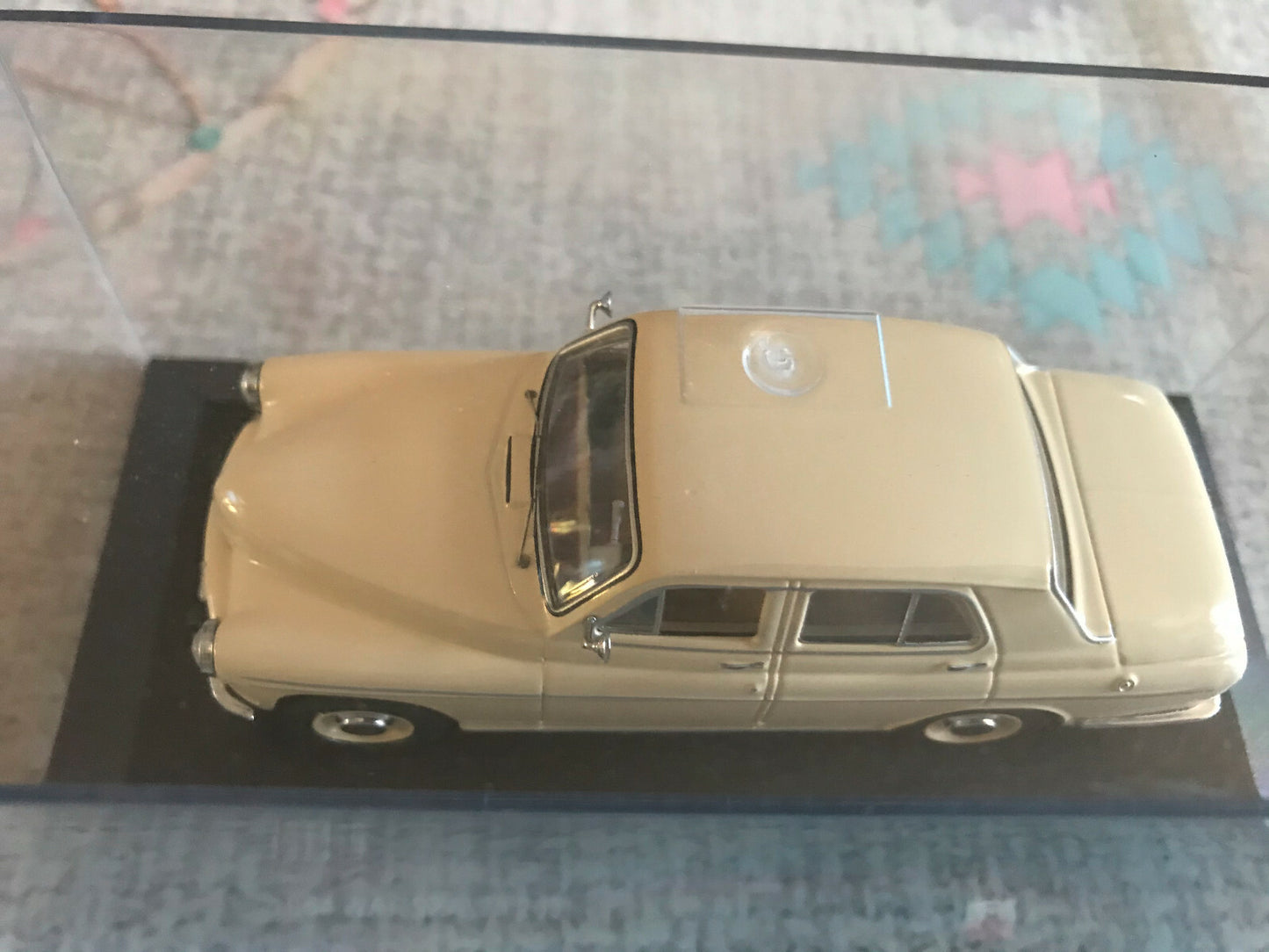 Voiture Miniature 1964 Warszawa 203 IST 119 au 1/43