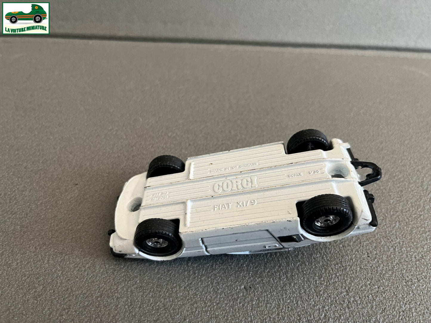 Ancienne Miniature Voiture Corgi Toys Fiat XI/9 1/36