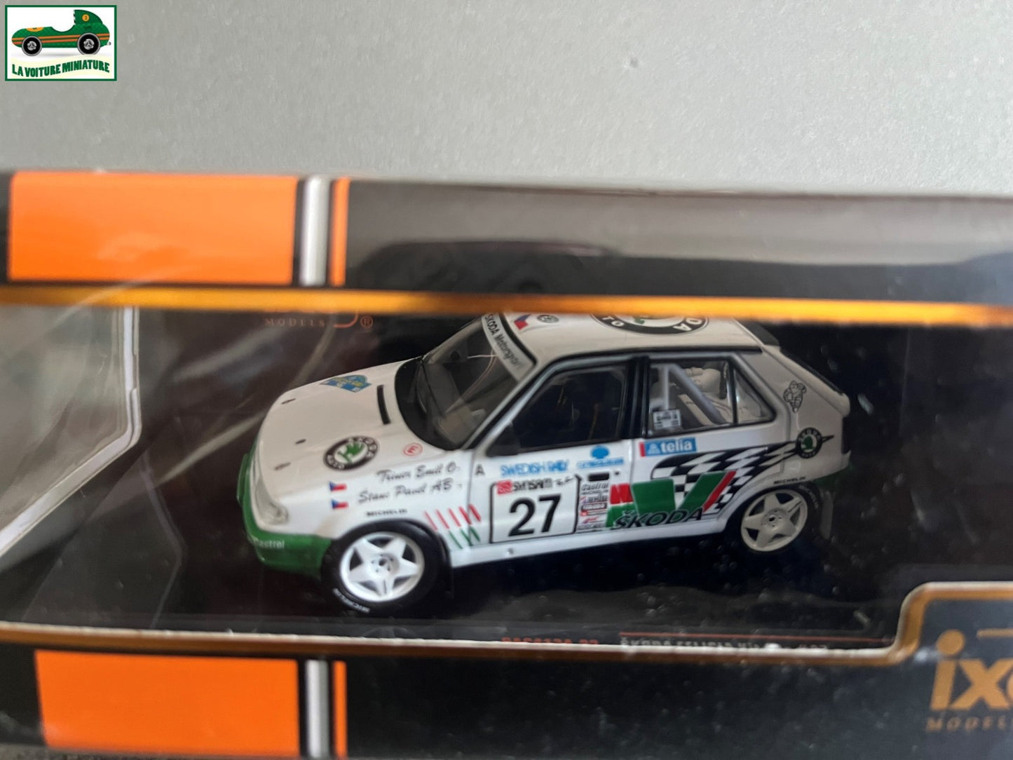 Voiture Miniature Skoda Felicia Kit Car #27 Rallye Suede 1995 Ixo au 1/43