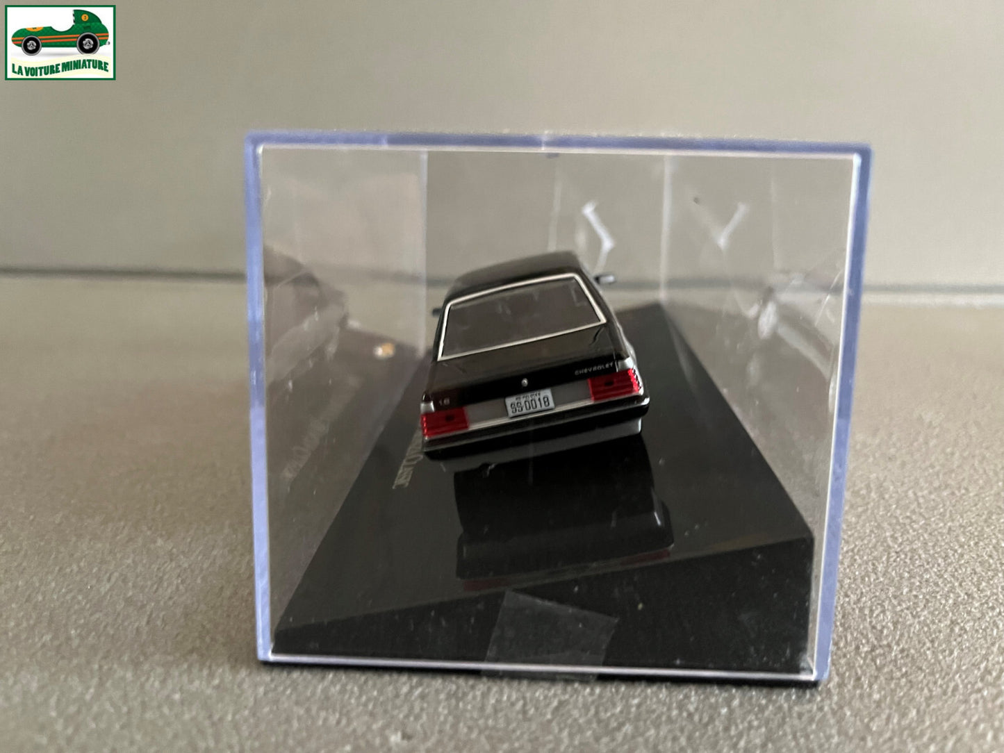 Voiture miniature Américaine Chevrolet Monza Classic 1986 au 1/43