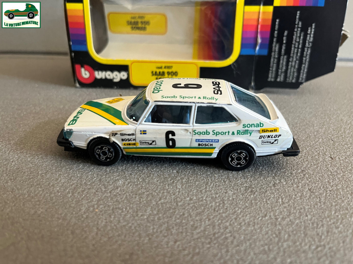 Voiture miniature Saab 900 Sonab cod. 4107 Burago au 1/43