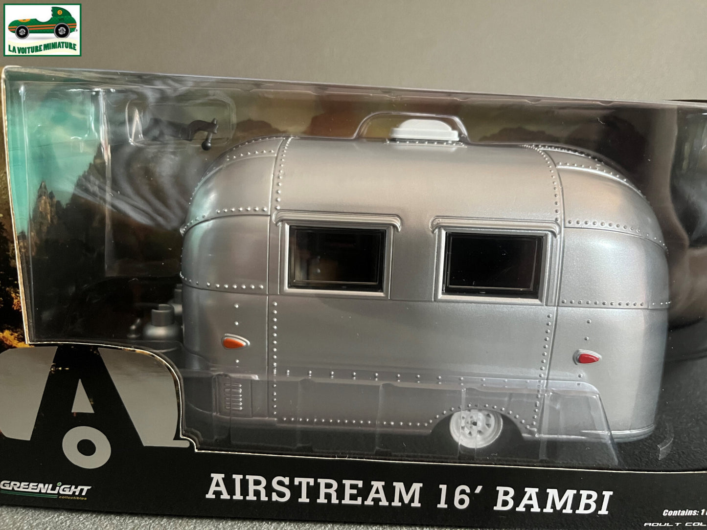 Voiture miniature Caravane AirStream 16 Bambi Greenlight au 1/24