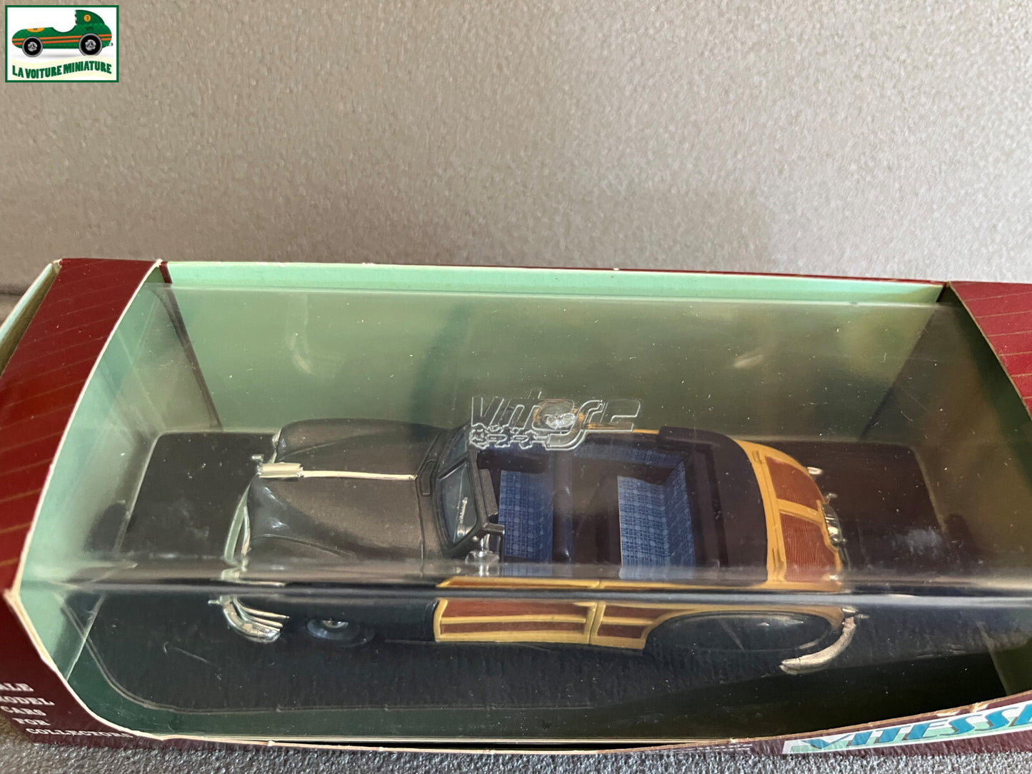 Voiture Miniature Chrysler Town & Country Vitesse au 1/43