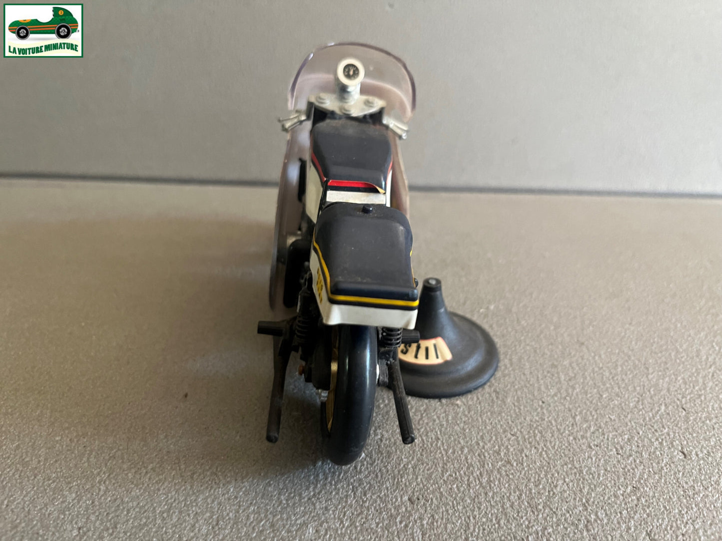 Ancienne Miniature Moto Suzuki 500 CC GP Olio Fiat 22 Polistil au 1/15