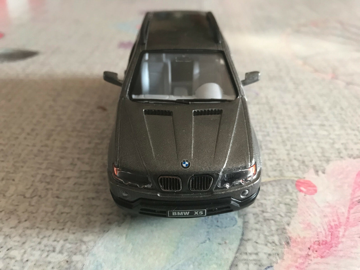 Voiture miniature BMW X5 Kinsmart à Friction au 1/36