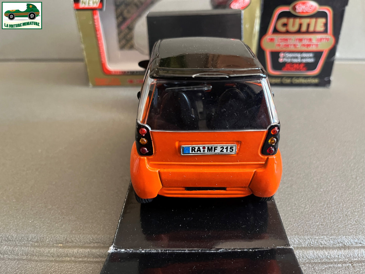 Voiture miniature Smart 1ère Version Cutie au 1/18