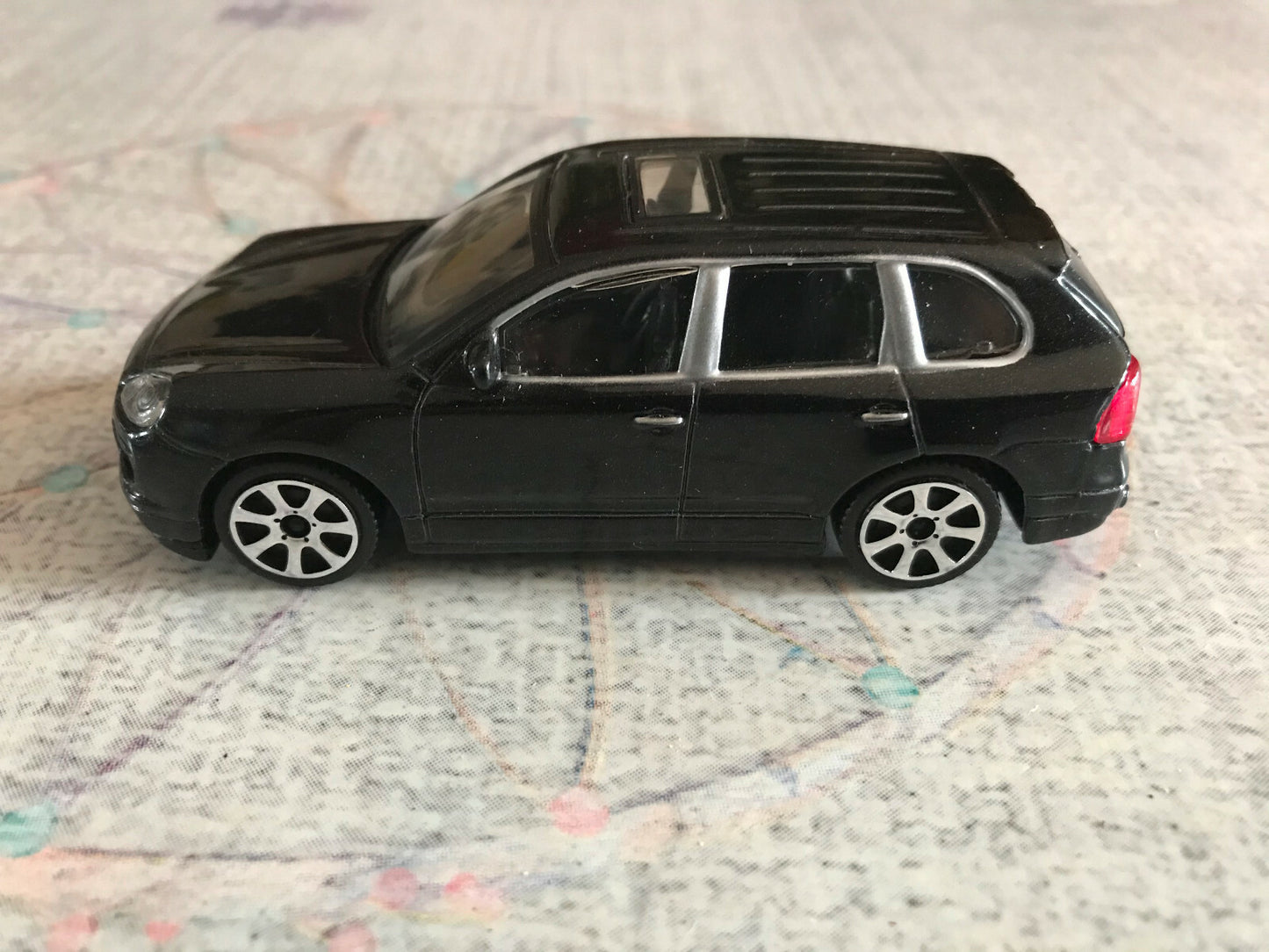 Voiture miniature Porsche Cayenne Turbo Burago 1/43