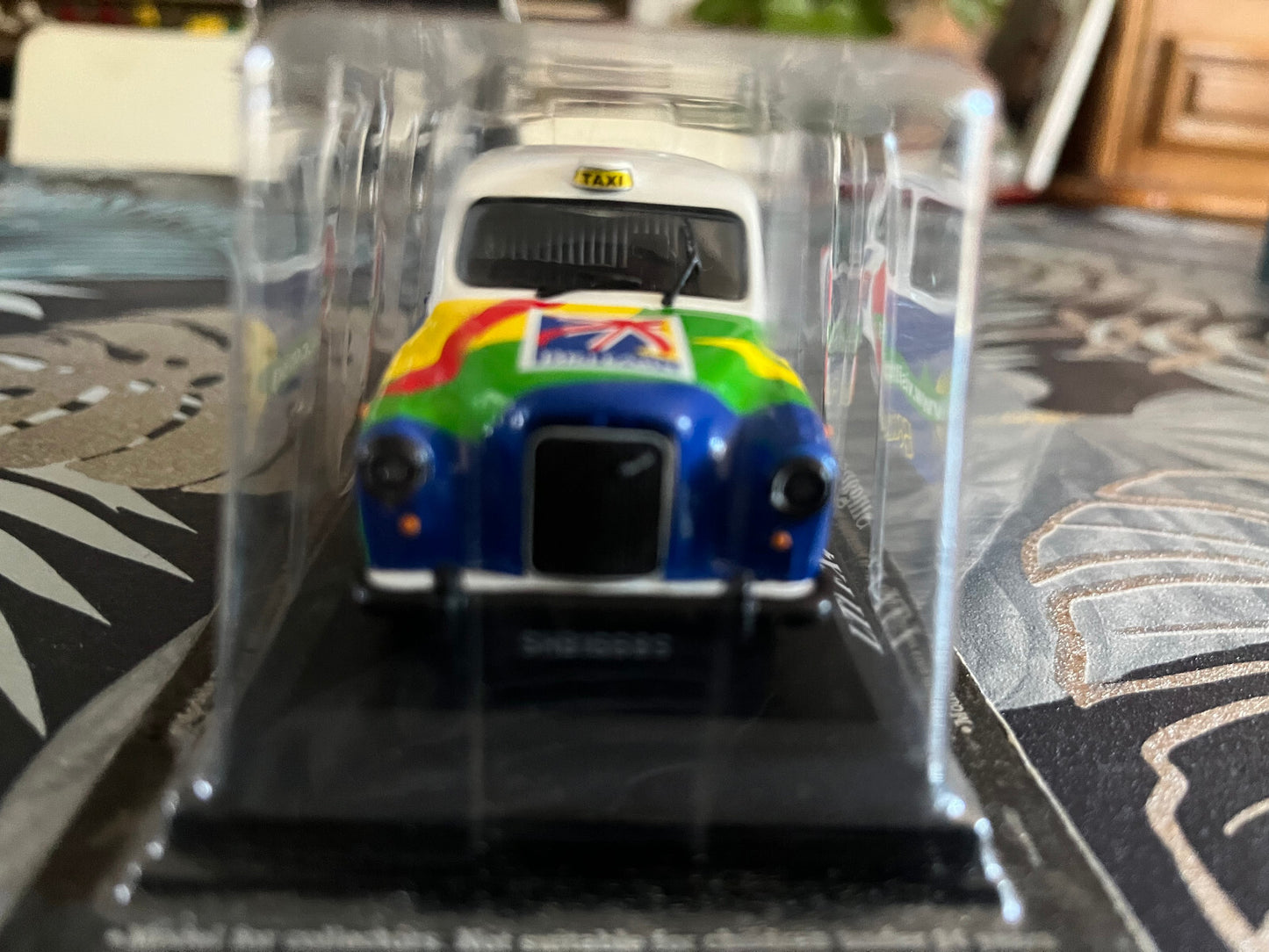 Voiture Miniature Austin LTI FX4 Singapore 2000 Taxi Du Monde au 1/43 Altaya