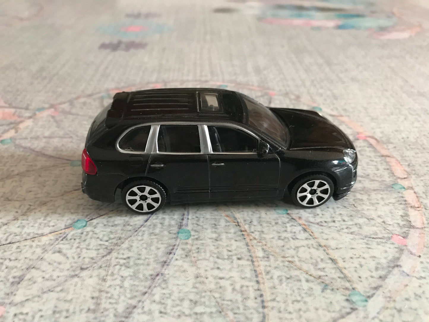 Voiture miniature Porsche Cayenne Turbo Burago 1/43