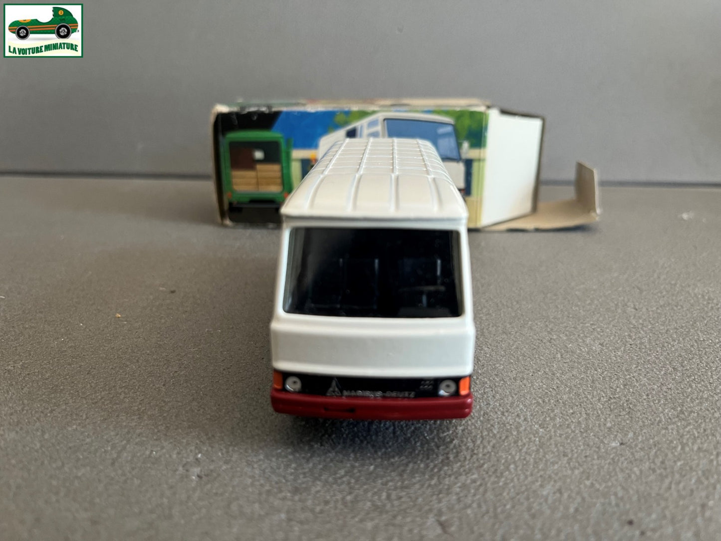 Ancienne Miniature Voiture Camion Magirus Deutz Cursor Modell 877 1/50