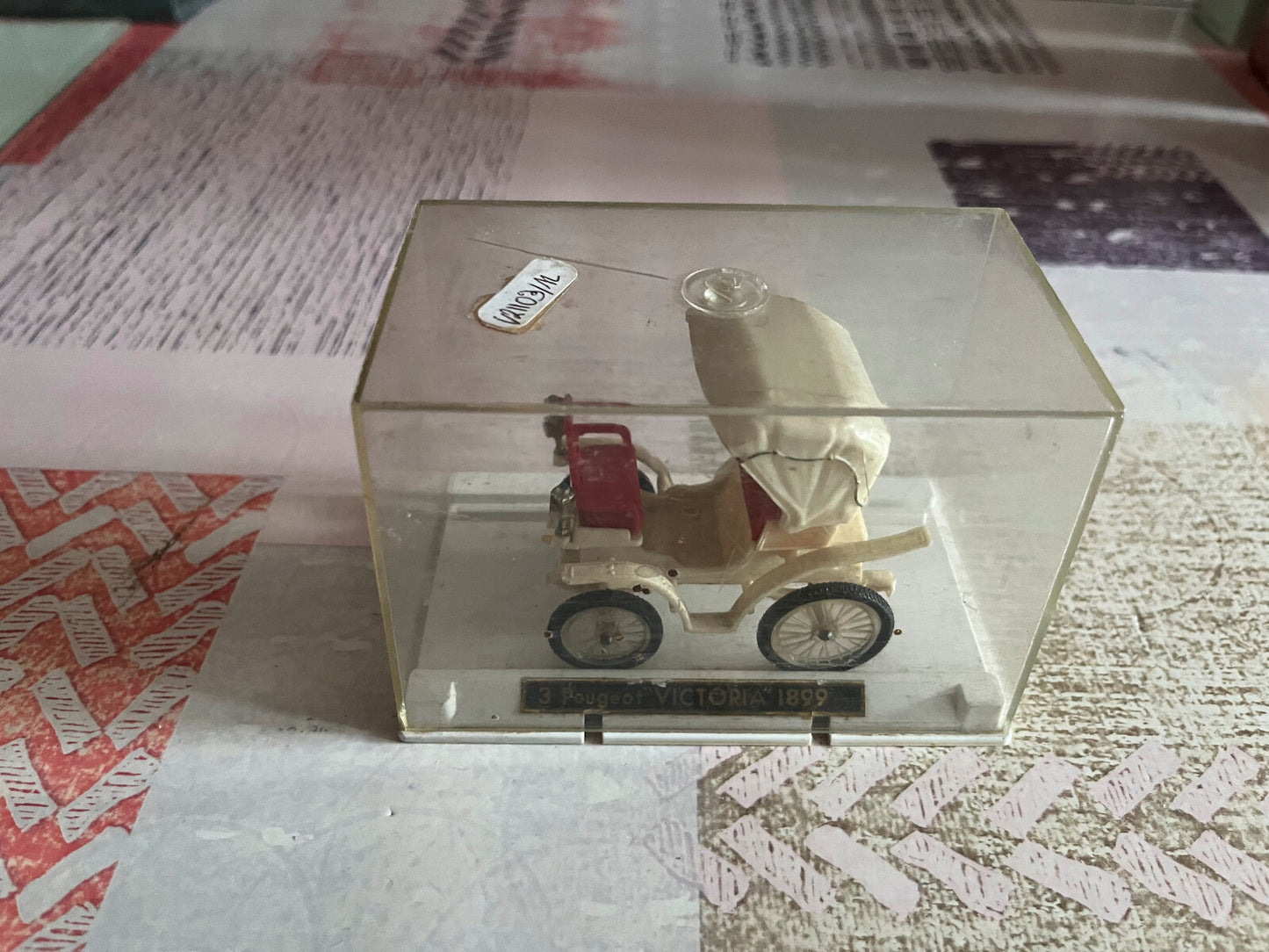 Voiture miniature Plastique 3 Peugeot Victoria 1899 Minialuxe 1/43