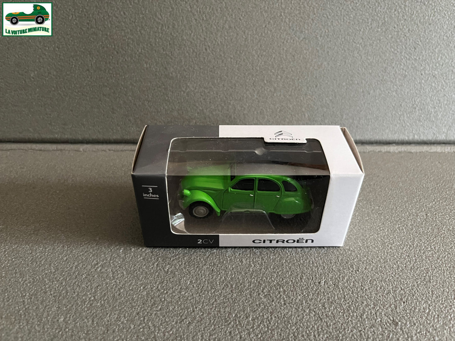 Voiture miniature Citroen 2CV Verte 3 inches 1/64