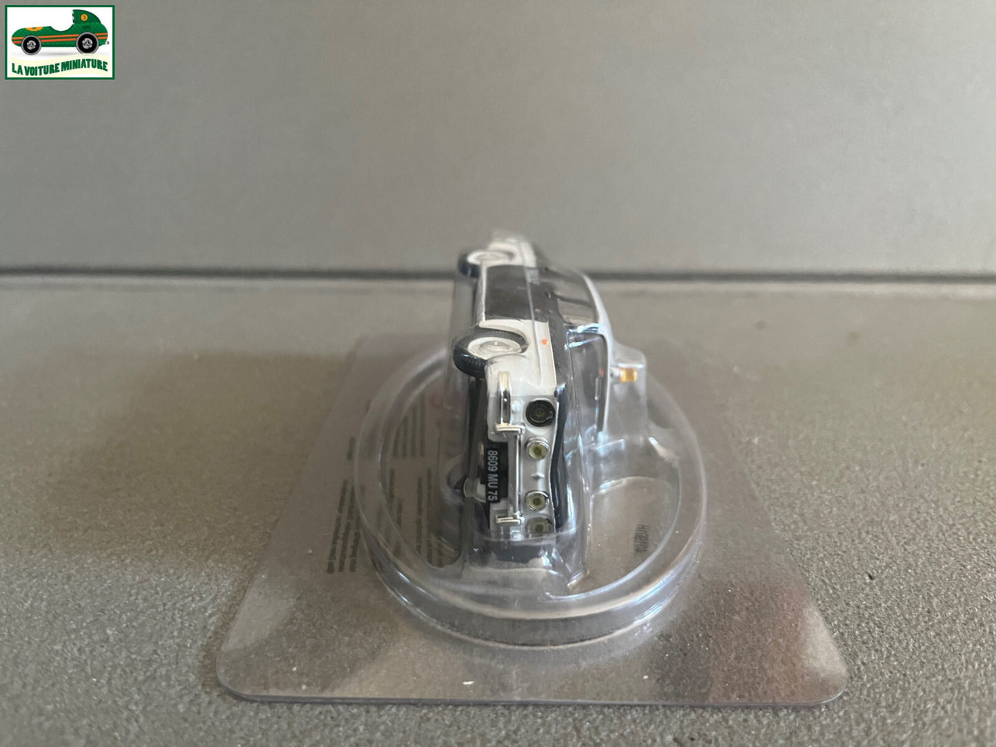 Voiture Miniature Renault R8 Police Norev Hachette 1/43