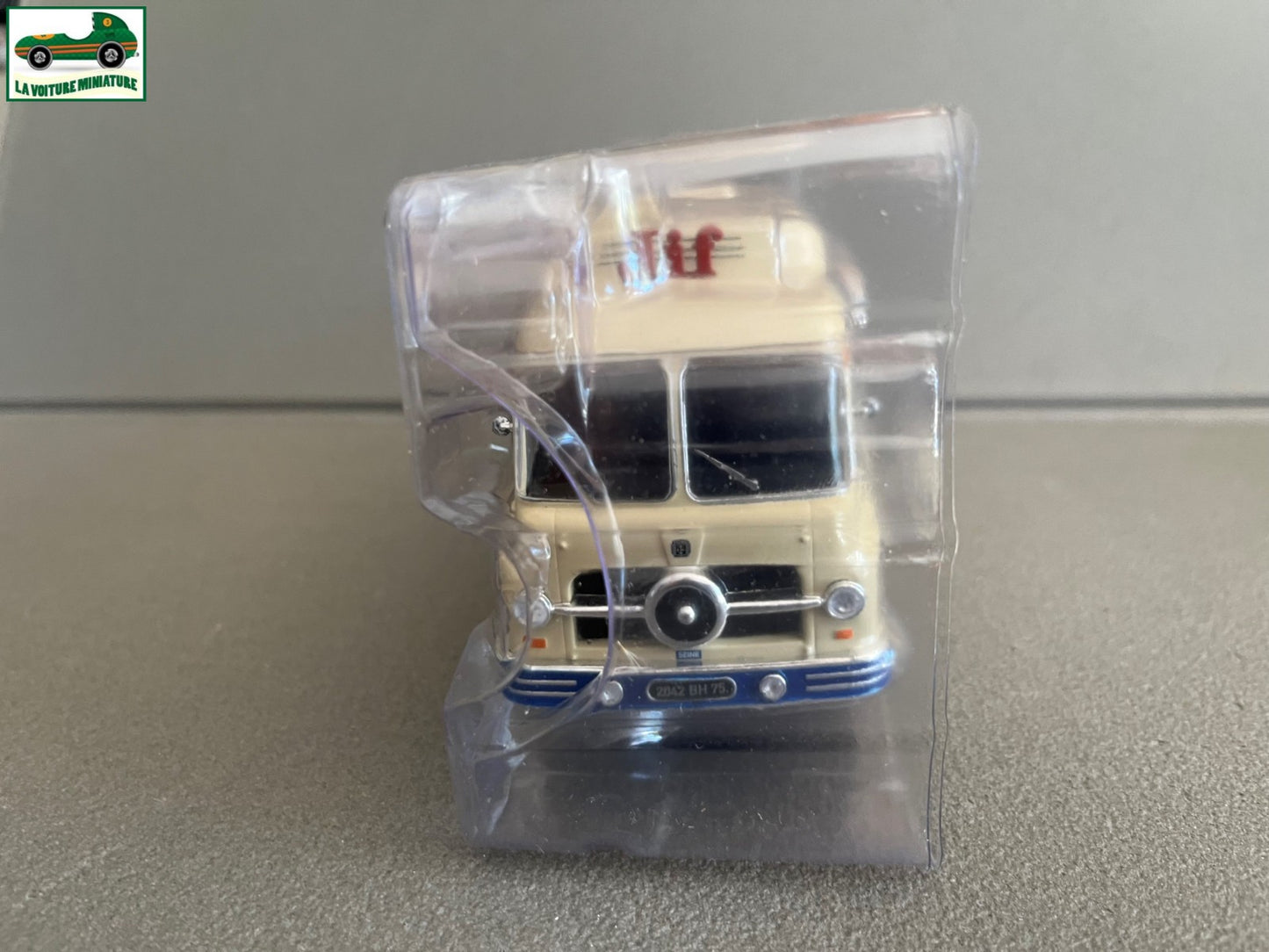 Voiture Miniature Camion Ford Cargo Waterman Hachette Hors Série au 1/43