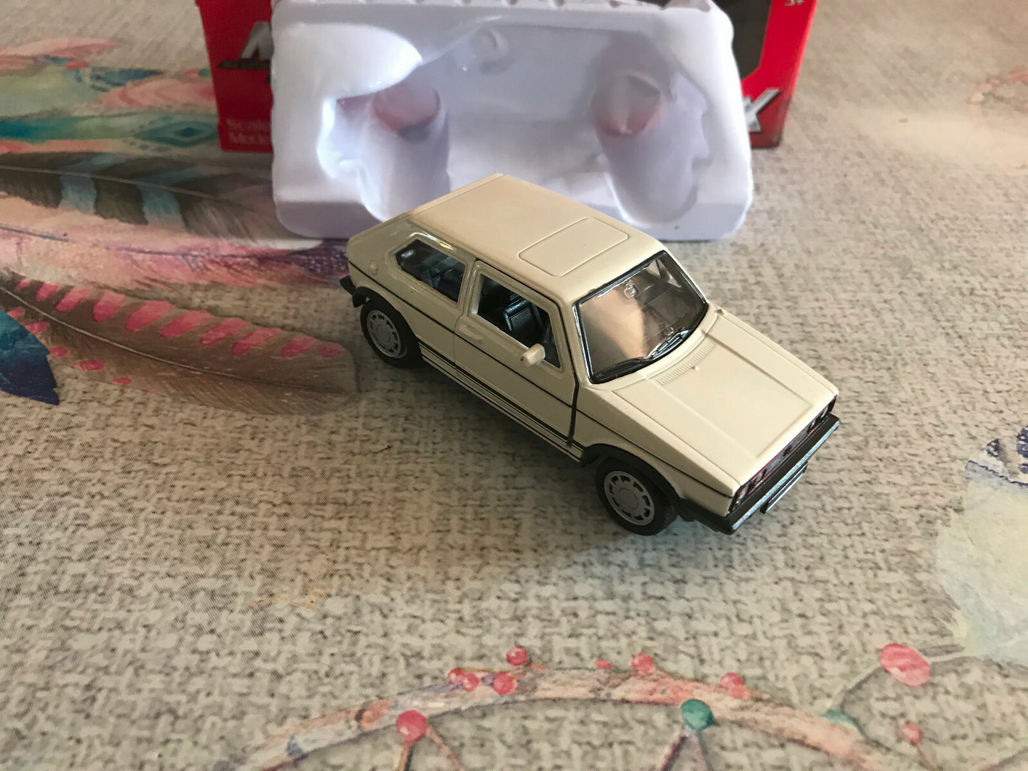 Voiture miniature Volkswagen Golf I 1 GTI Welly 1/34 - 1/36 - 1/39