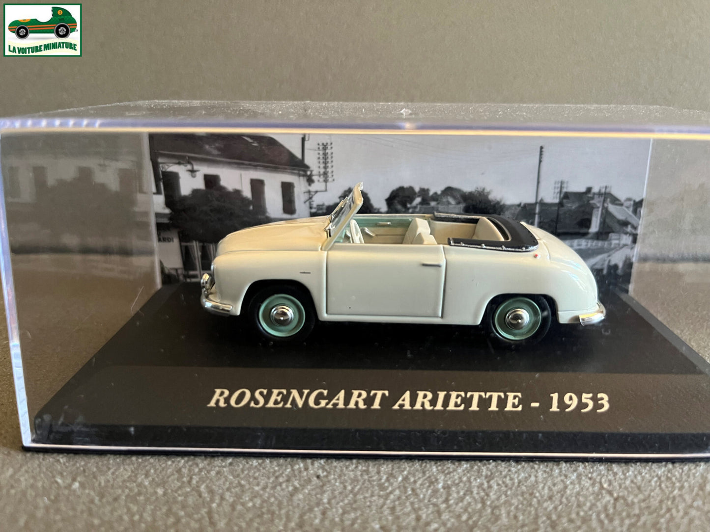 Voiture Miniature Rosengart Ariette 1953 au 1/43 Ixo Altaya