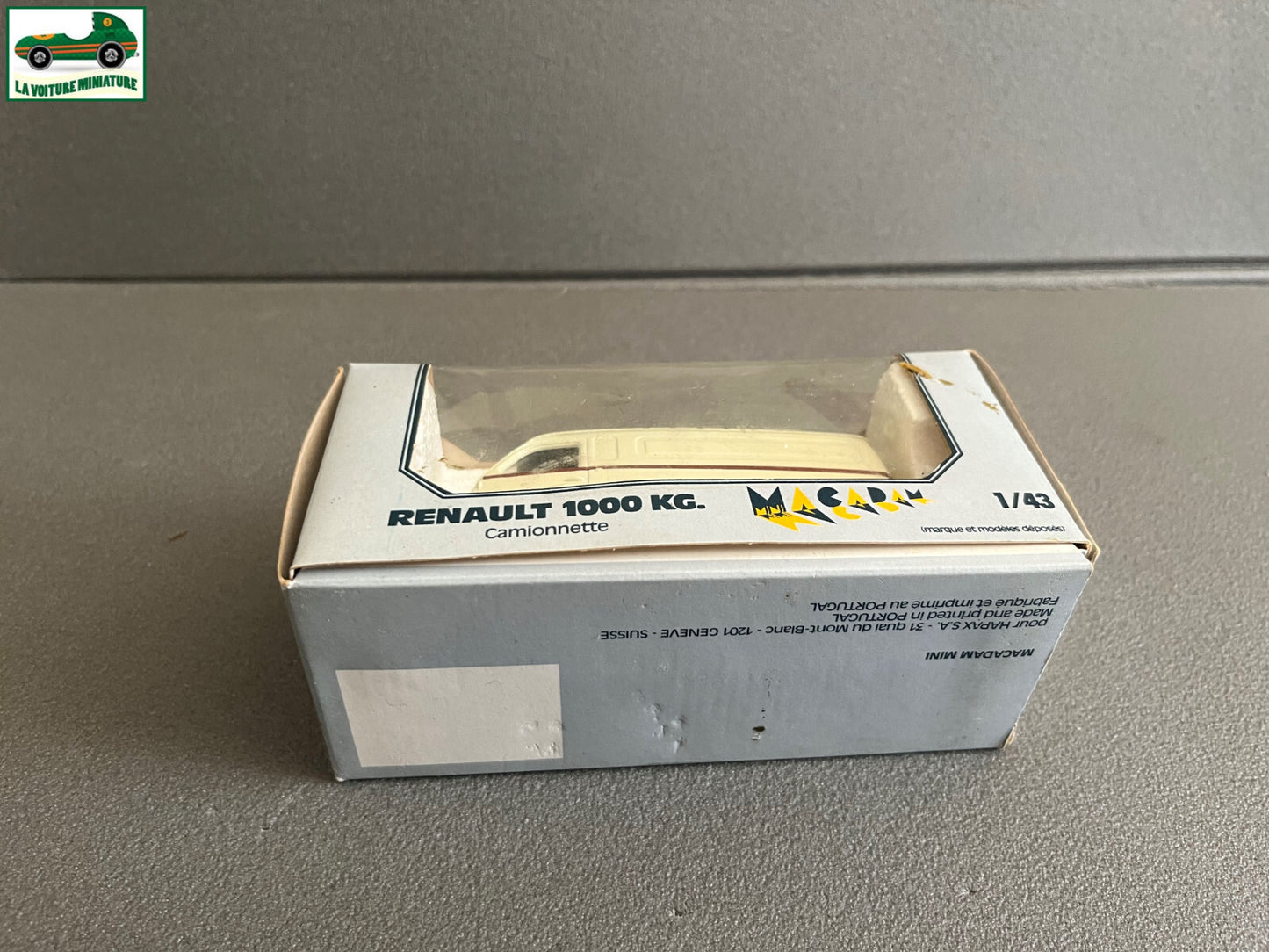 Voiture Miniature Renault 1000 KG Macadam au 1/43