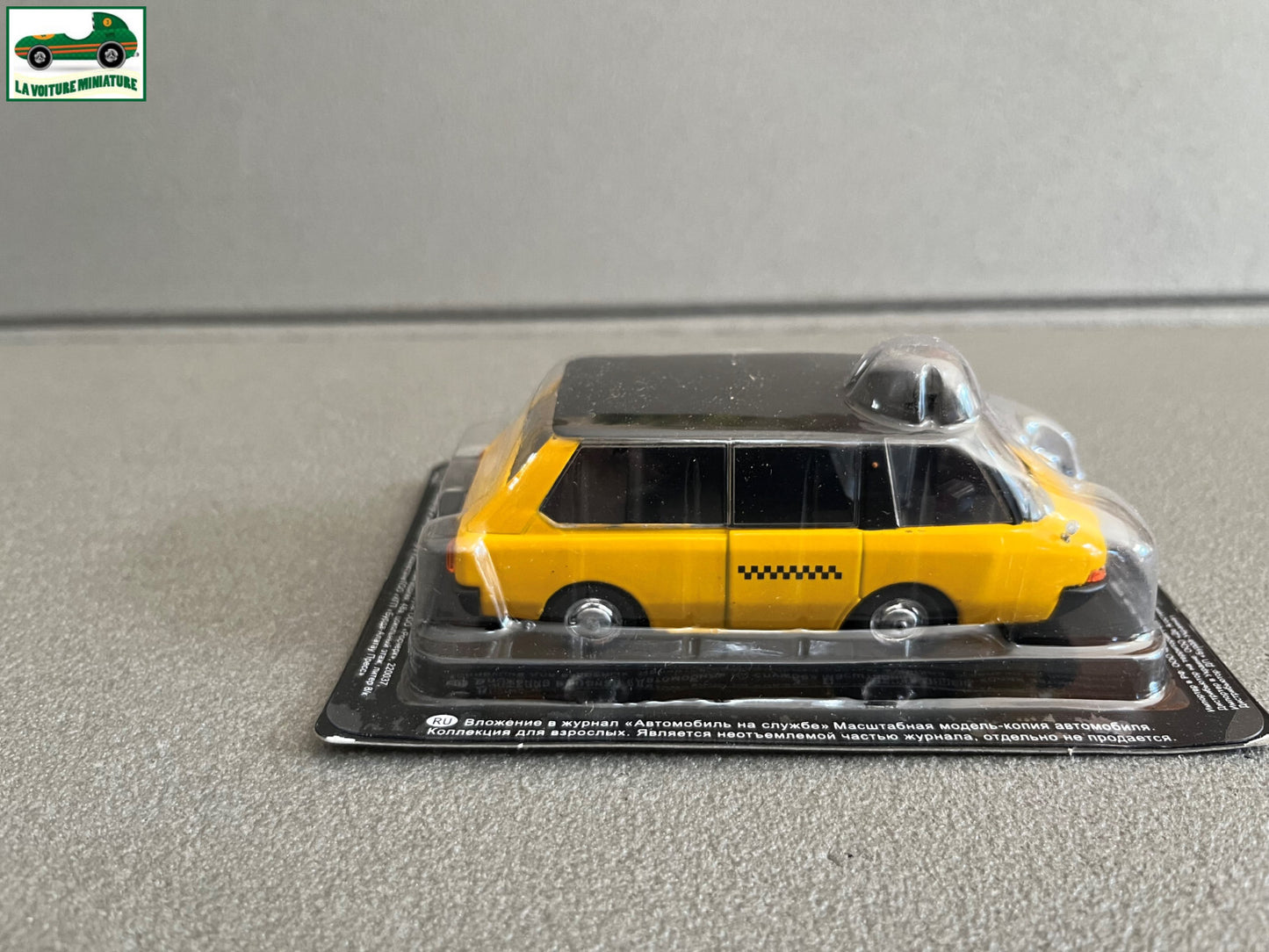 Voiture Miniature Vinite PT Taxi Pays de L'est URSS Russie au 1/43