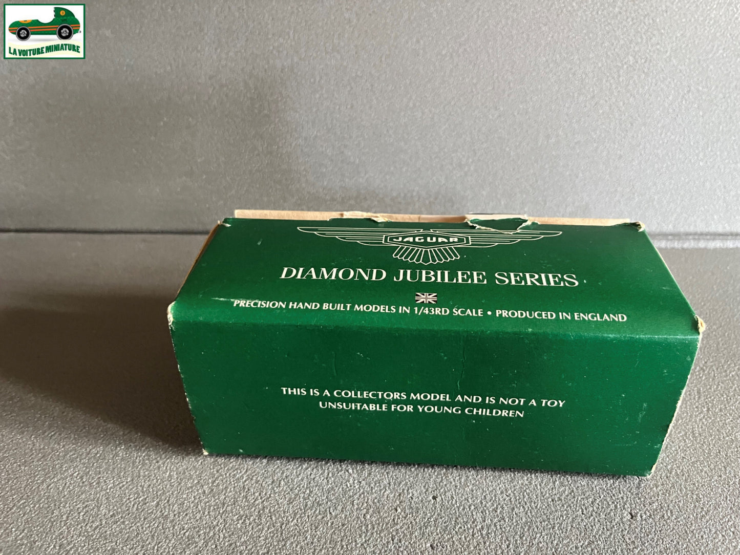 Voiture Miniature Diamond Jubilee Series Jaguar Model XK 150 au 1/43