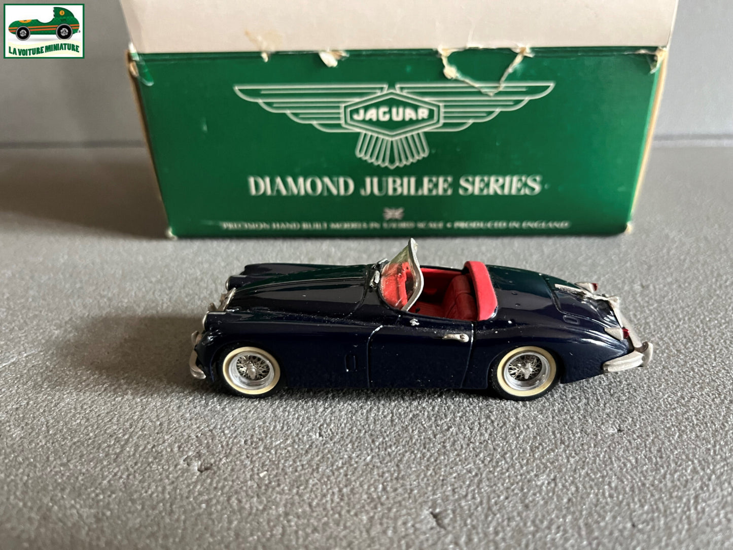 Voiture Miniature Diamond Jubilee Series Jaguar Model XK 150 au 1/43