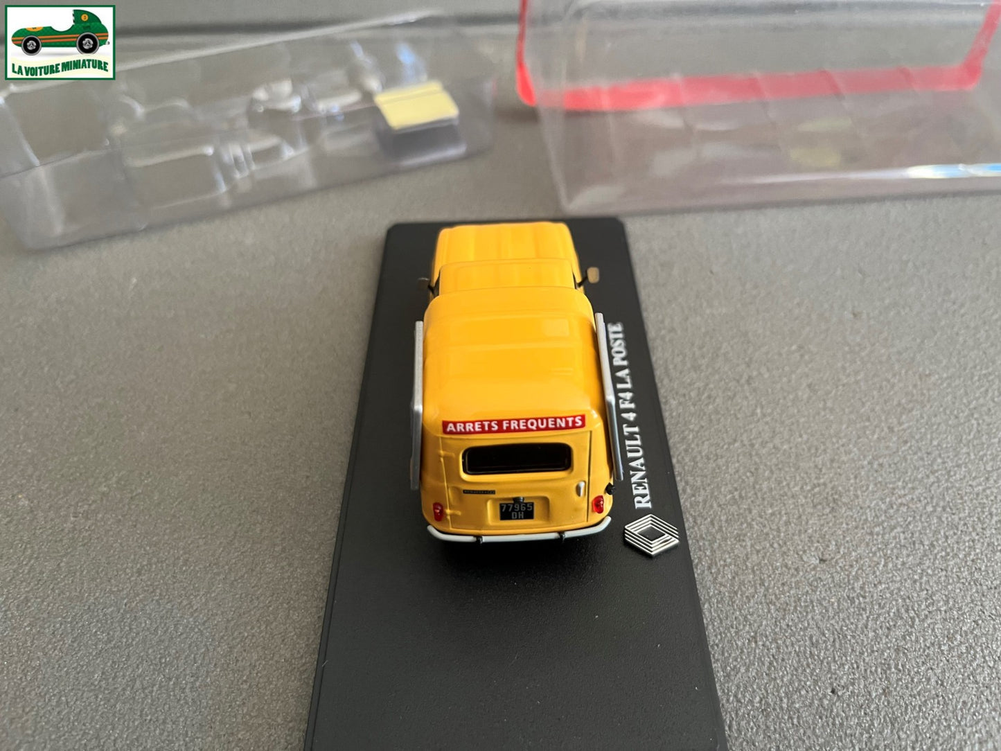 Voiture miniature Passion Renault 4 4L R4 F4 La Poste Hachette au 1/43