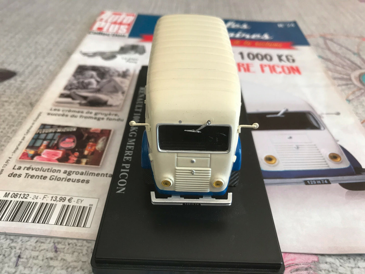 Voiture miniature Renault 1000 kg Mère Picon Auto Plus Hachette 1/43