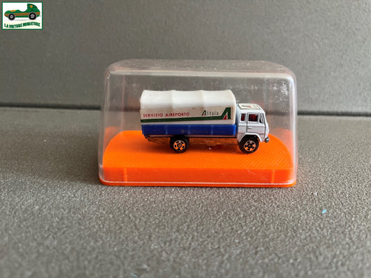 Voiture miniature Camion Mercedes Aeroport Guiloy Spain Echelle 1/124 Majorette