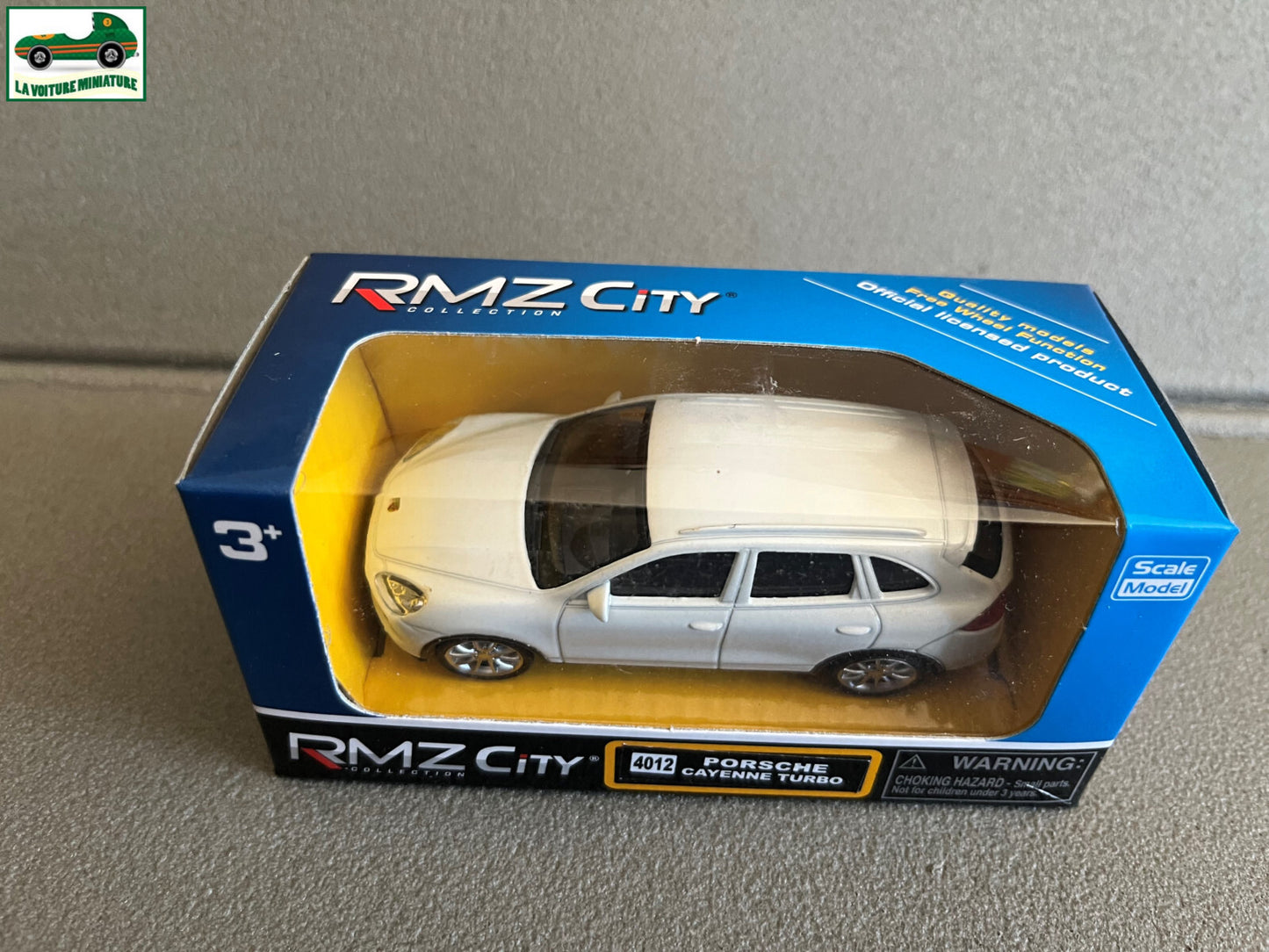 Voiture miniature Porsche Cayenne Turbo RMZ City 1/43