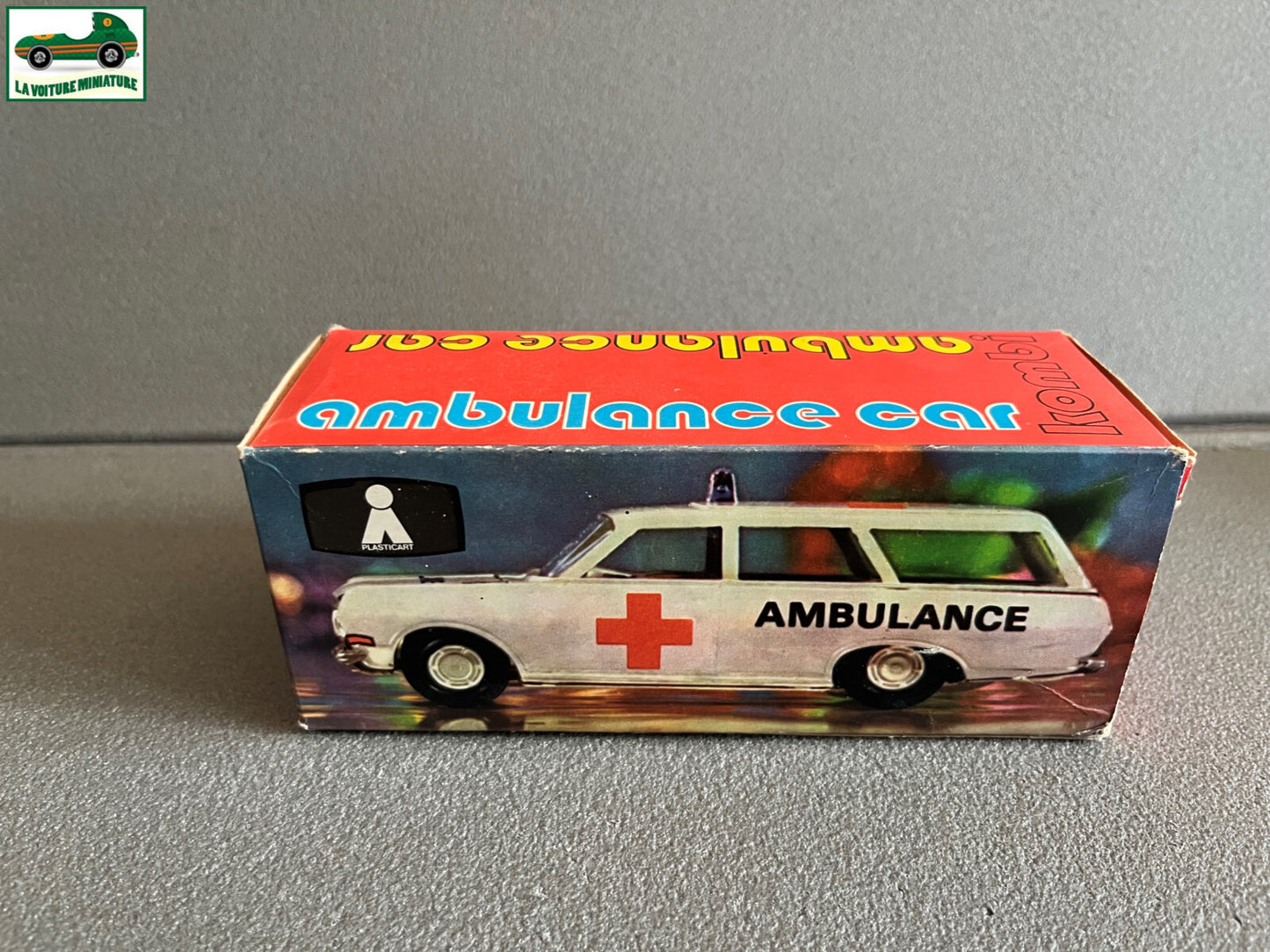 Ancien Jouet Voiture Plasticart Kombi Ambulance Car Tole Metal Made in GDR 1/30