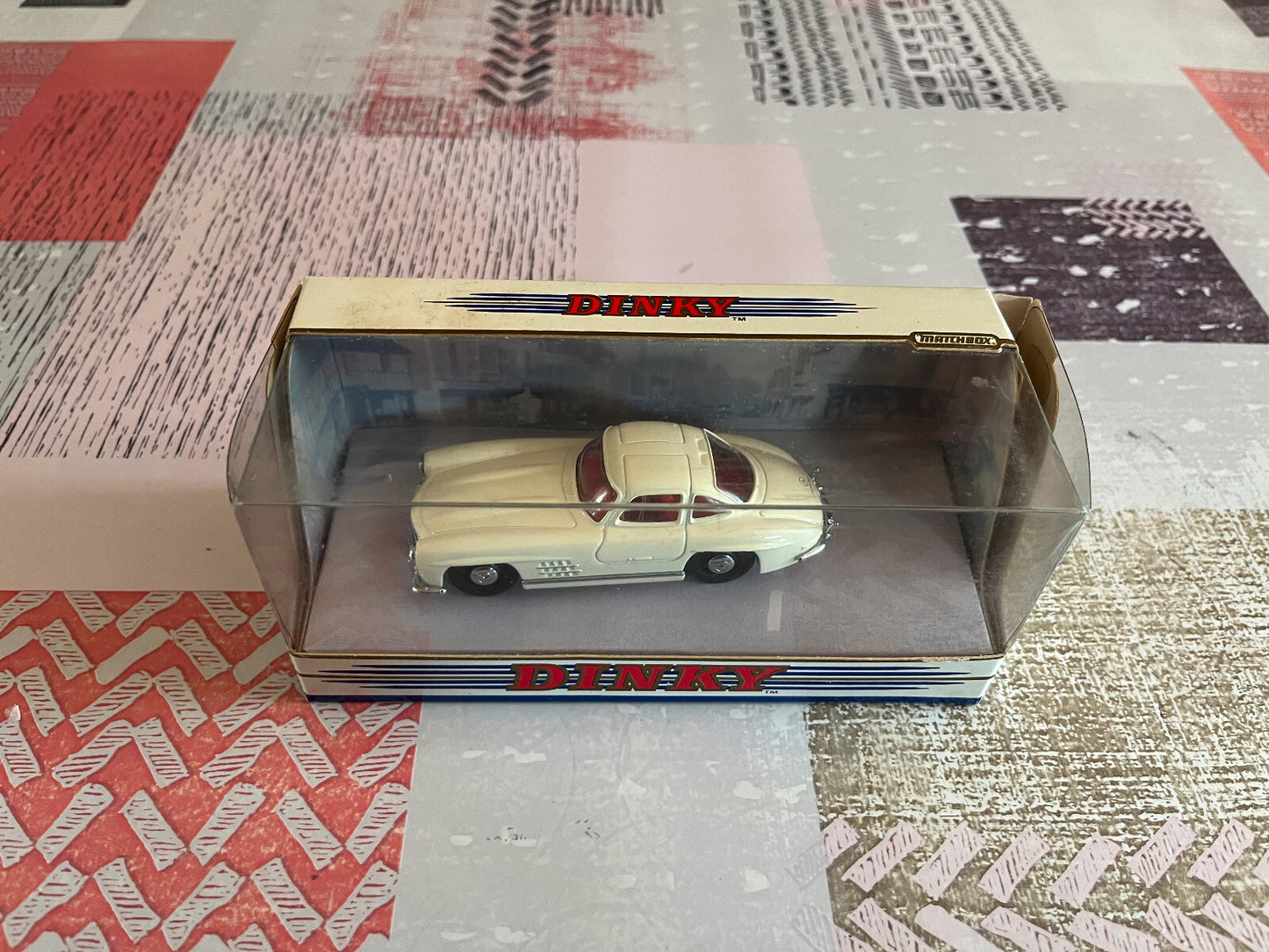 Voiture Miniature Mercedes Benz 300SL Gullwing DY-12 Dinky Matchbox au 1/43