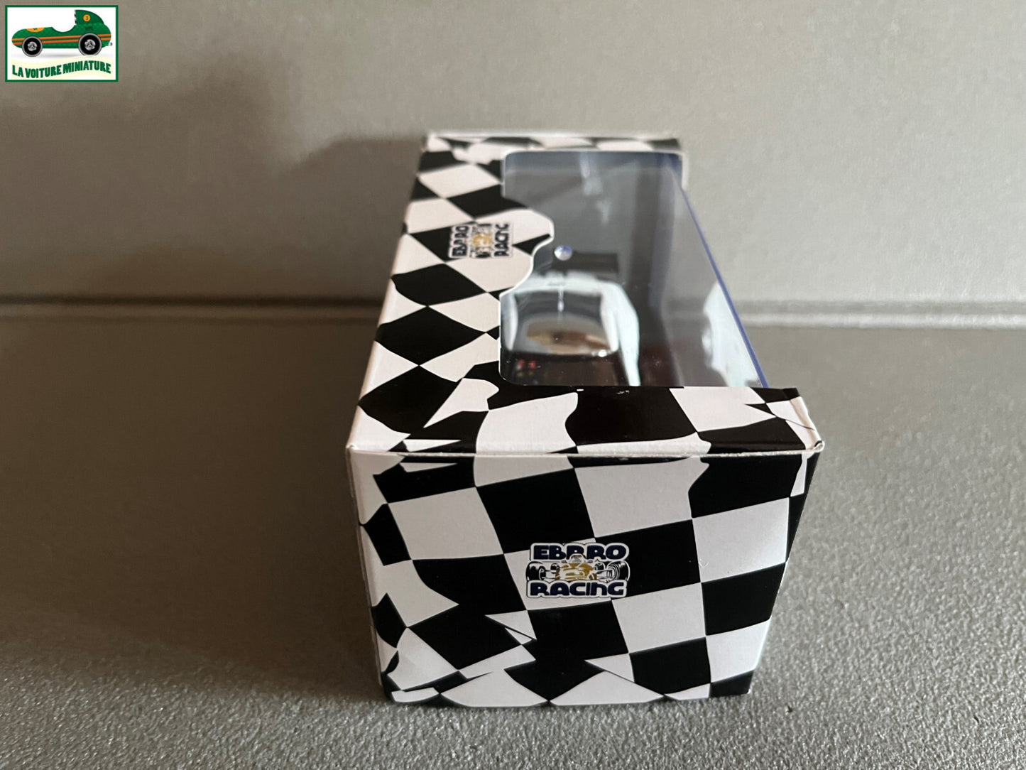 Voiture Miniature Nissan GT-R GT1 2010 Version Fuji shake down Ebbro au 1/43