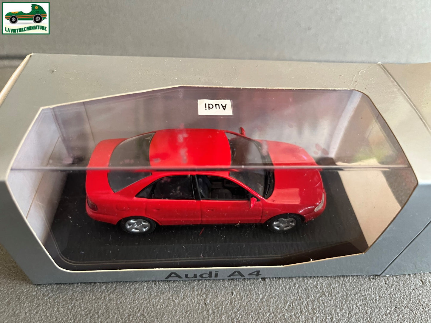 Voiture Miniature Audi A4 Minichamps au 1/43