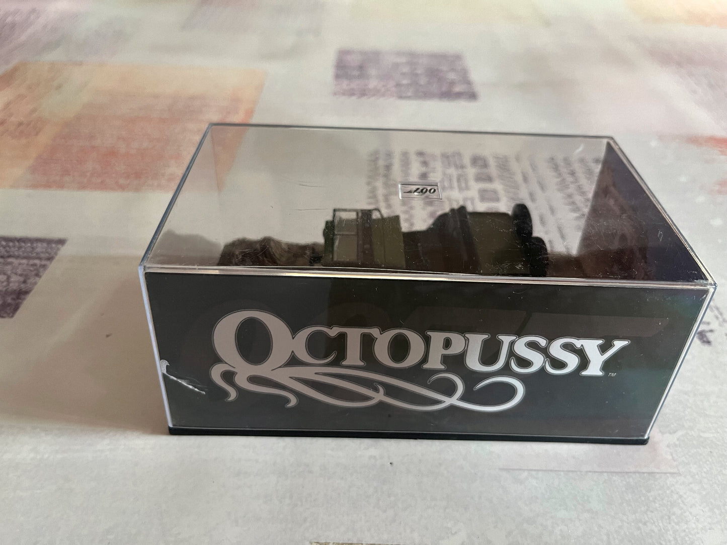 Voiture miniature Willys Jeep M606 Octopussy James Bond 007 1/43