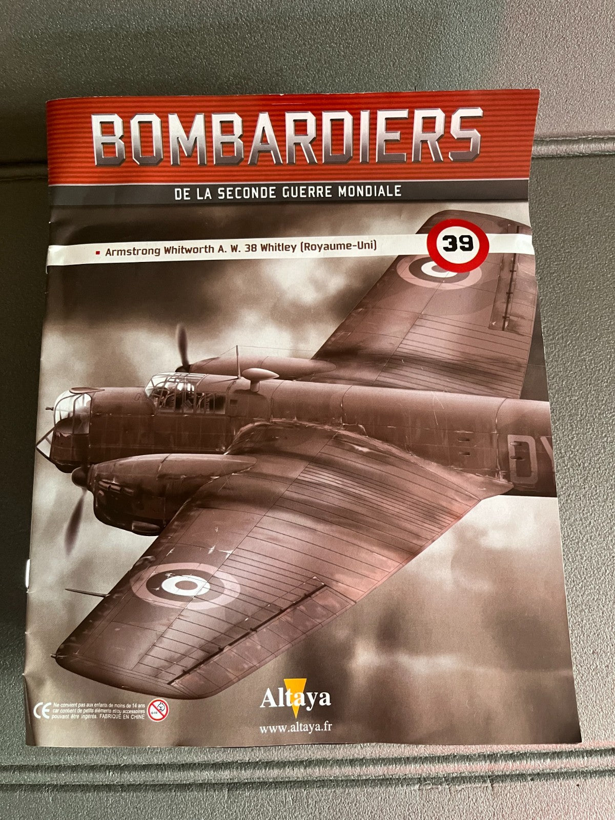 Avion miniature Militaire Bombardier Armstrong Whitworth AW38 Altaya 1/72