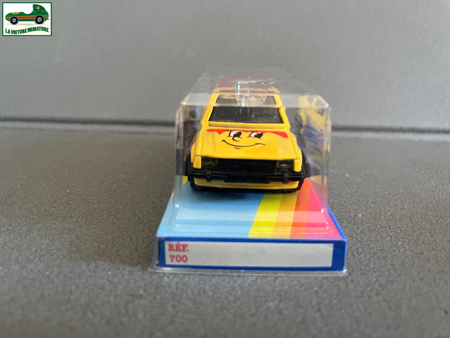Ancienne Voiture Miniature Ford Escort Banania Norev au 1/43