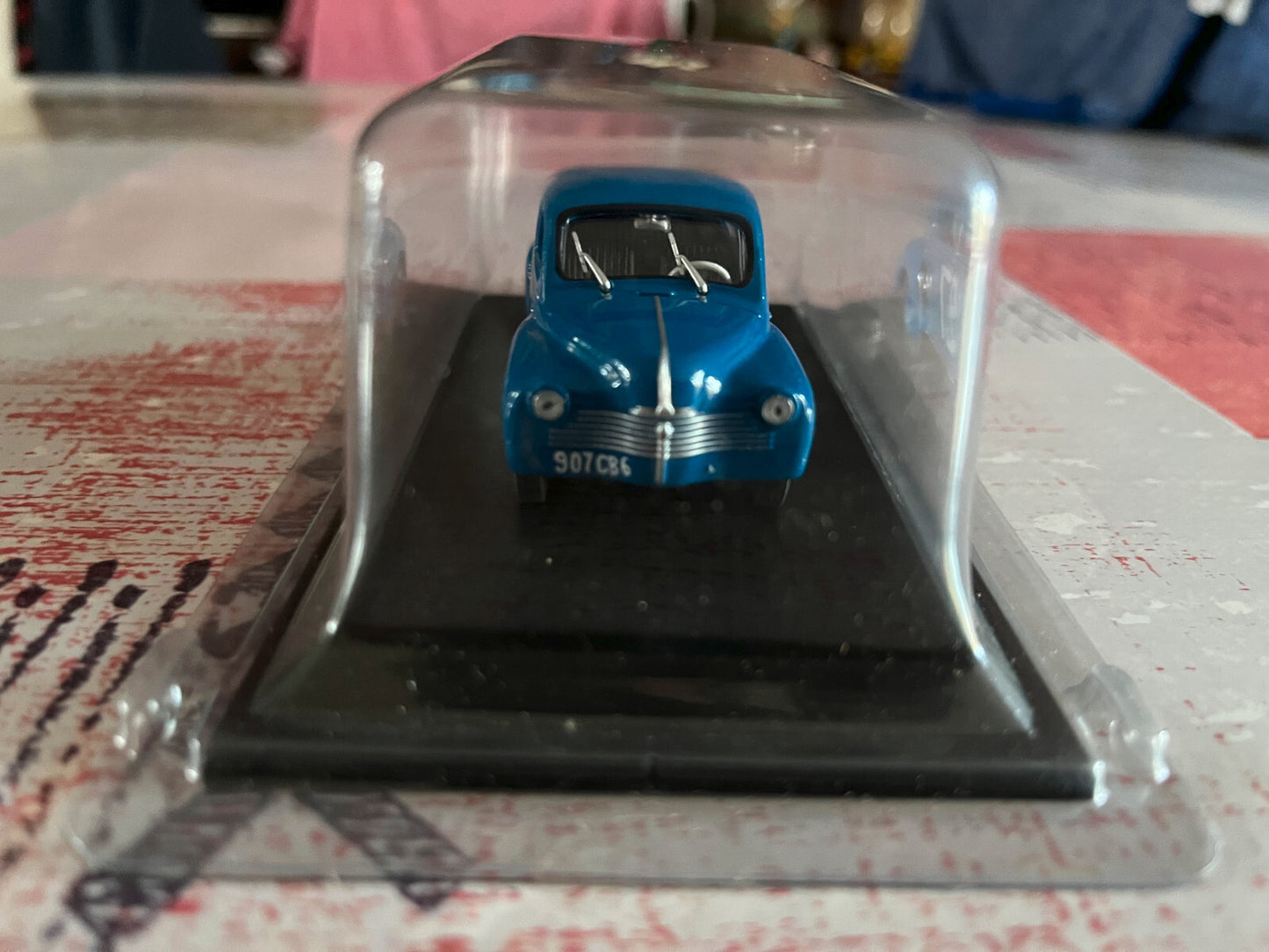 Voiture Miniature Renault 4CV 4 CV Berline type R 1060 1948 #27 Eligor 1/43