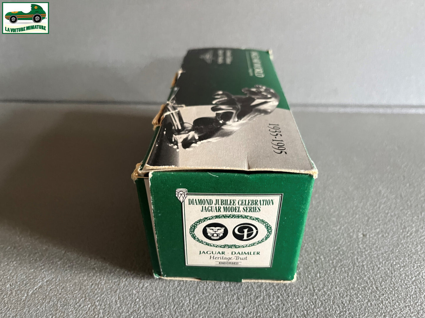 Voiture Miniature Diamond Jubilee Series Jaguar Model XK 150 au 1/43