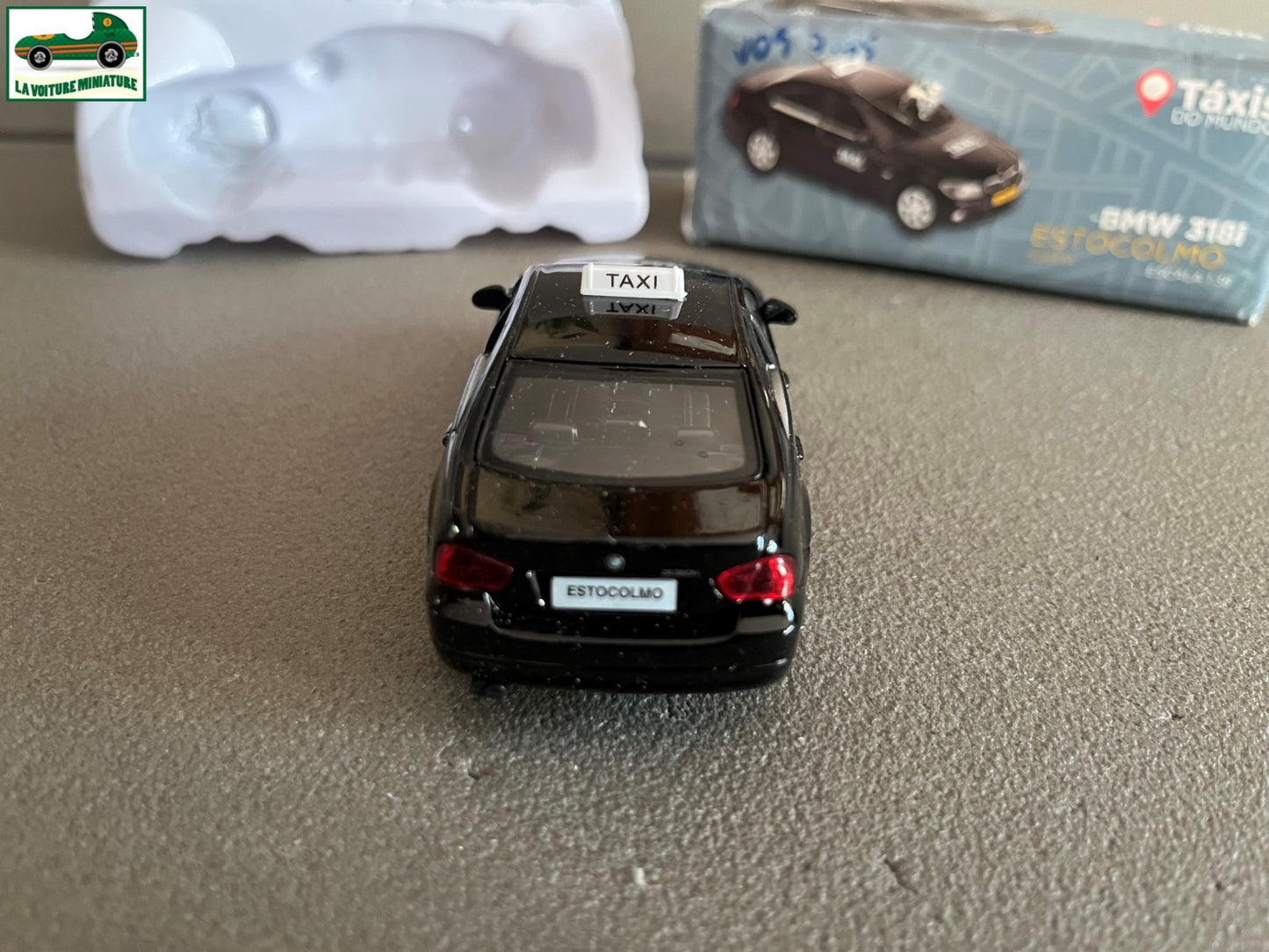 Voiture Miniature BMW 318i Stockholm Taxi du Monde Welly au 1/38