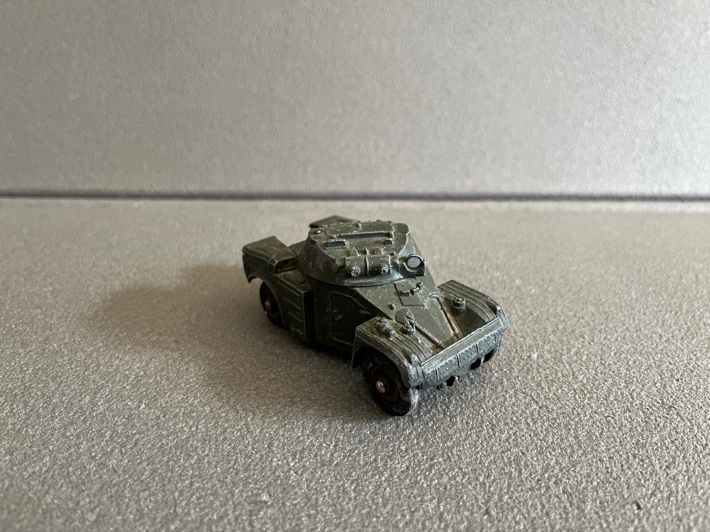 Ancienne Miniature Dinky Toys Armée Tank Char Panhard AML Meccano France Epave